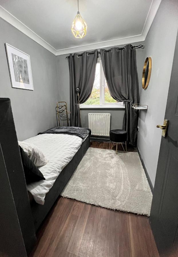Lovely, Two Bedroom Apartment Central Location 런던 외부 사진