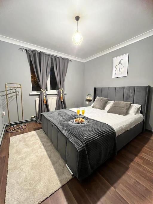 Lovely, Two Bedroom Apartment Central Location 런던 외부 사진